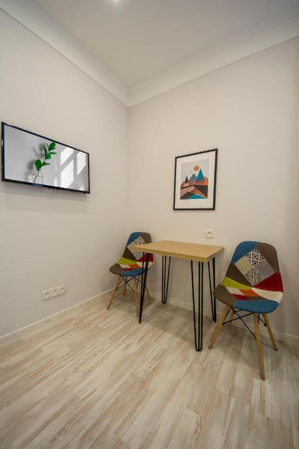 Design Apartments On Velyka Vasylkivska 42 Kiev Eksteriør bilde
