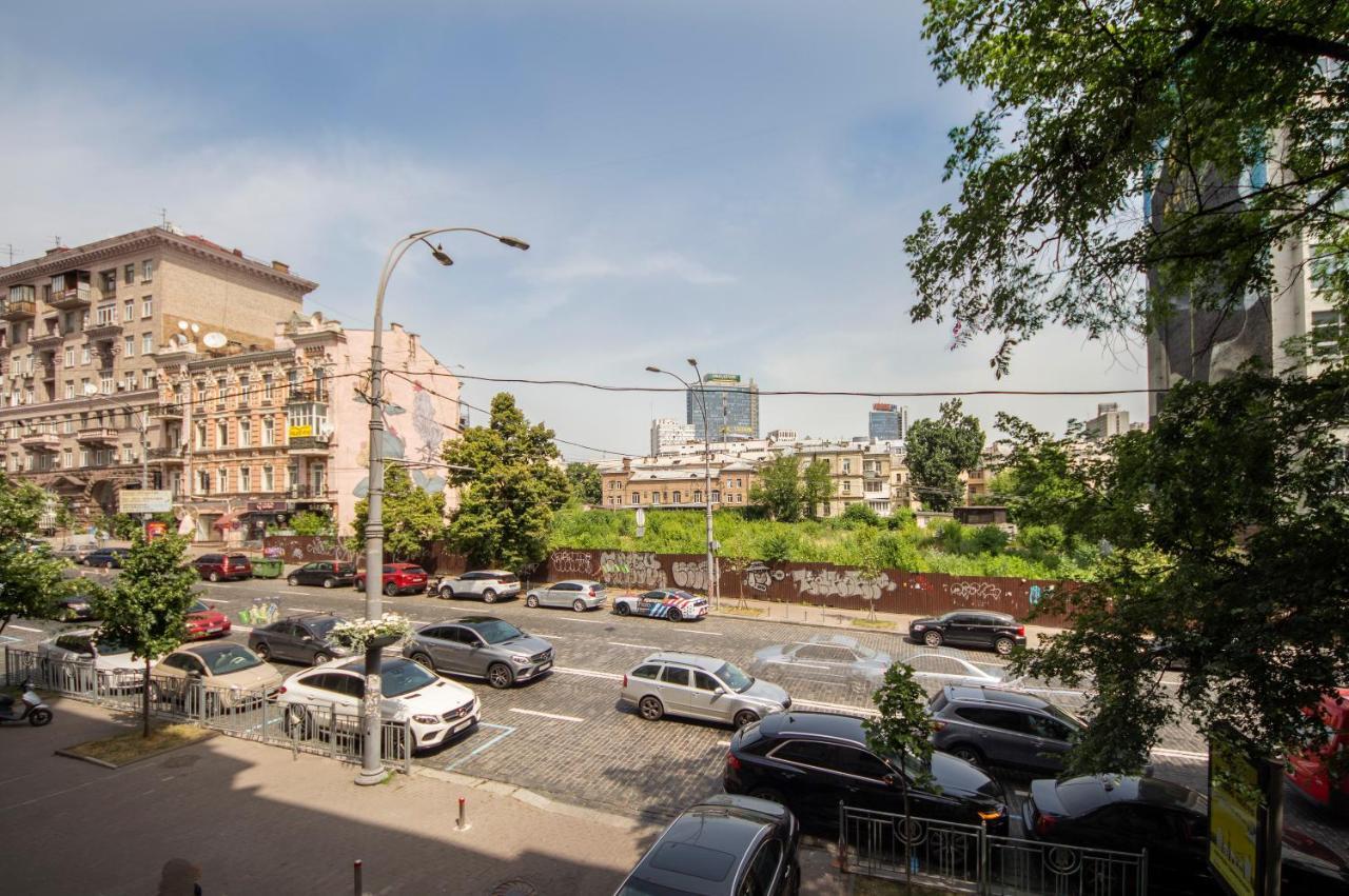 Design Apartments On Velyka Vasylkivska 42 Kiev Eksteriør bilde